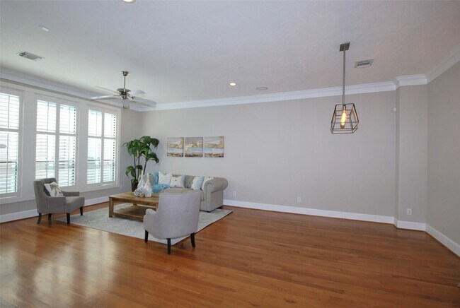 Building Photo - 2410 Dorrington St