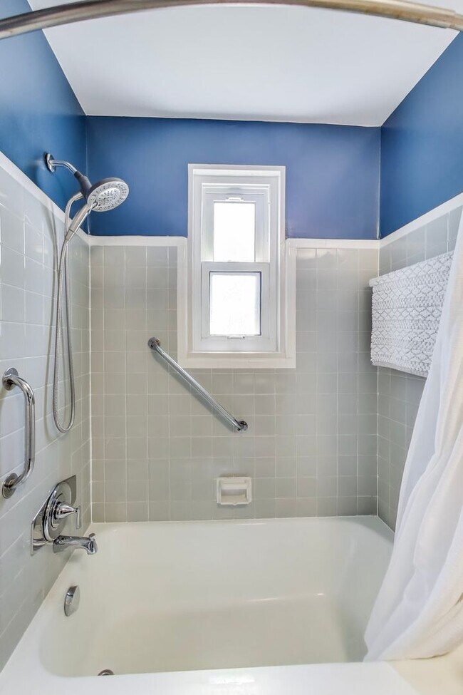 Building Photo - Coming Soon! Charming 4 Bedroom, 2 Bath Ca...
