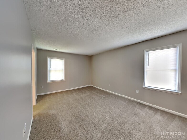 Building Photo - 7400 Palmetto Ct