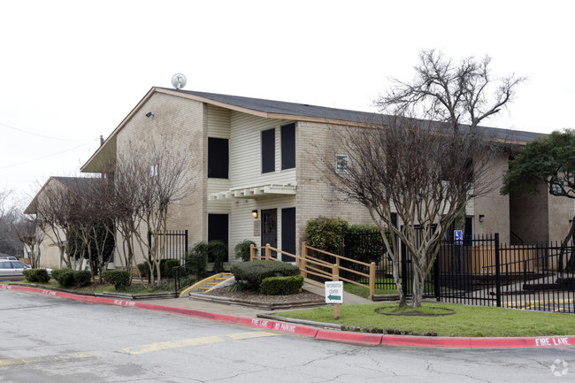 Building Photo - Royal Crest Apartments