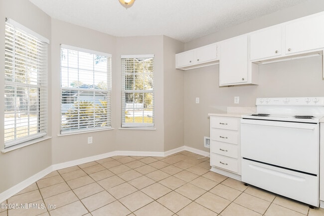 Building Photo - 2217 Destine Ln