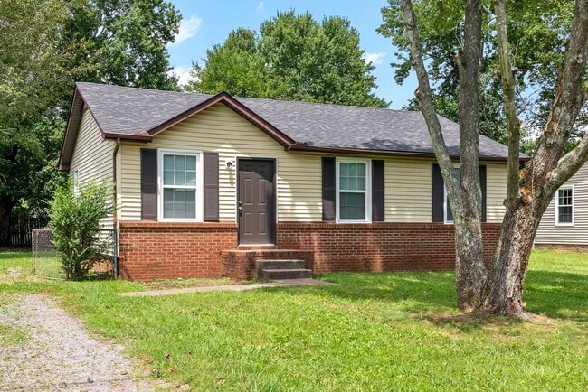 Primary Photo - 3 Bedroom Pet Friendly Home For Rent!