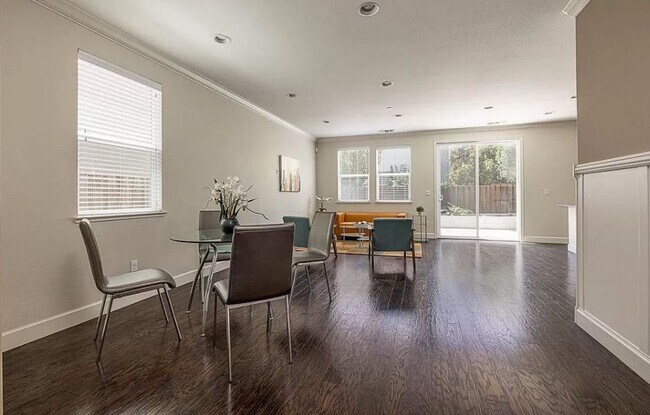 Building Photo - $4195.00 - Gorgeous and Ready for Move-In! Spacious 4 Br / 2.5 Ba in South Gilroy