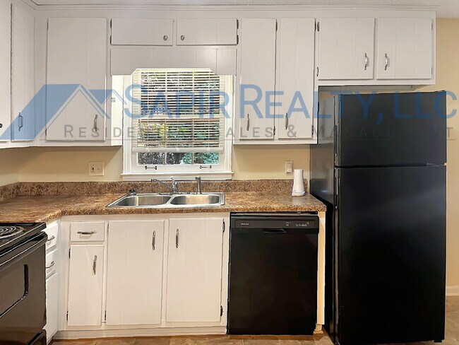 Building Photo - 4125 Maple Ferry Dr