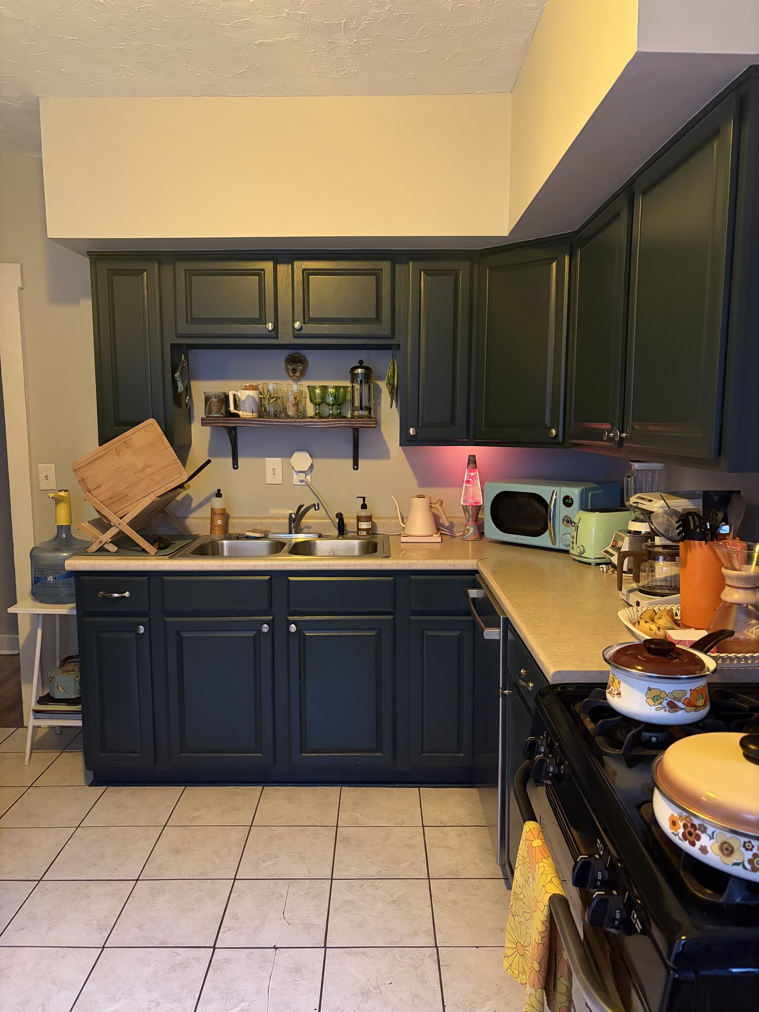 Kitchen - 2580 Deming Ave