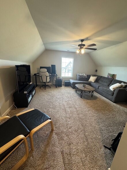 Bonus Room/Bedroom #3 - 2533 Darlene St