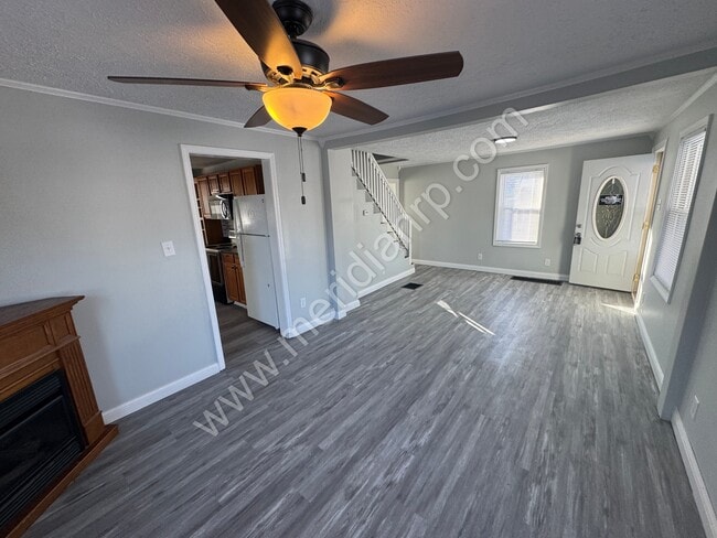 Building Photo - 2520 Lynn Ave