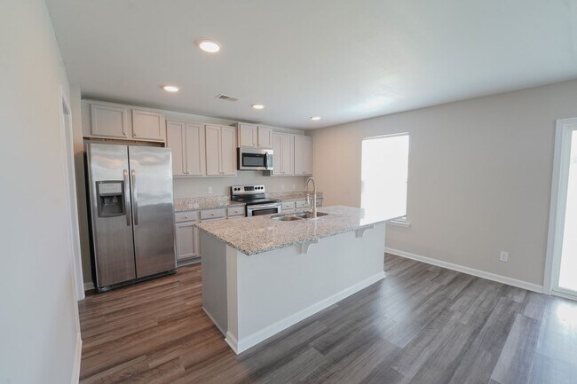 Building Photo - Coming Available!