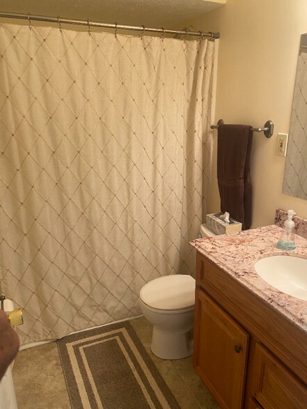 Building Photo - 13857 Whitney Rd