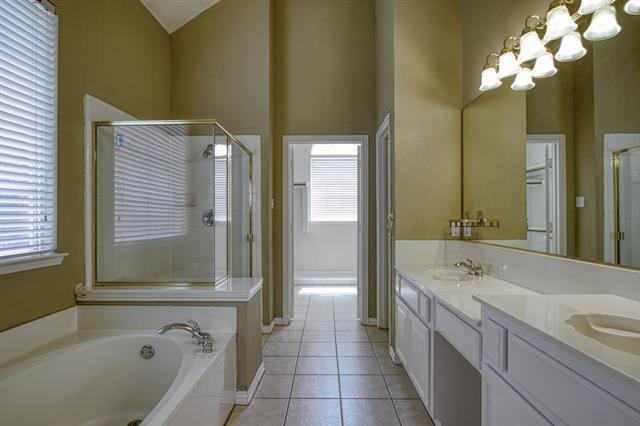 Building Photo - 3913 Dunwich Dr