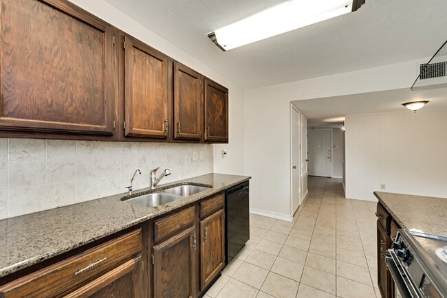 Building Photo - Home in The Colony