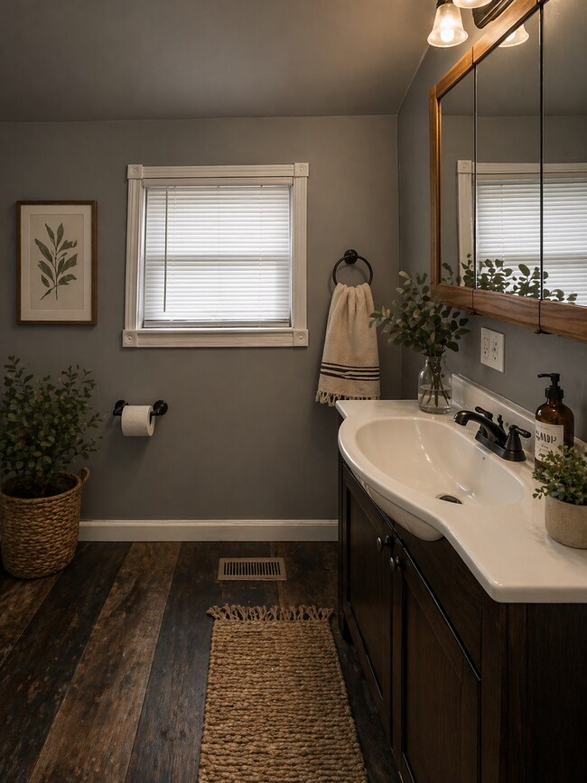 Building Photo - 1100 W Rex St