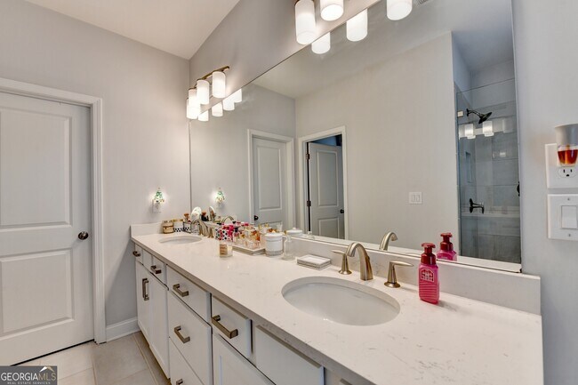 Building Photo - 6010 Bracken Brown Dr