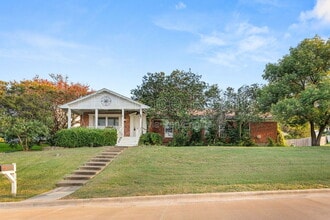 Building Photo - 1308 White River Dr