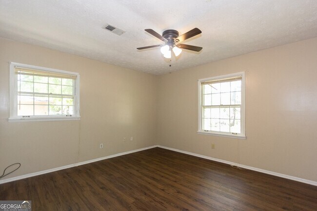 Building Photo - 3720 Sunny Hill Dr