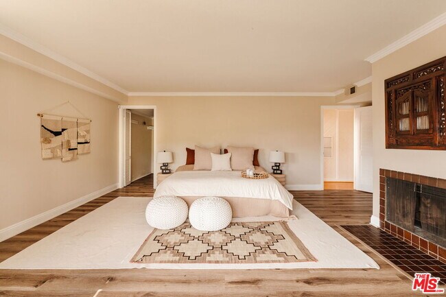 Building Photo - 2239 Topanga Skyline Dr