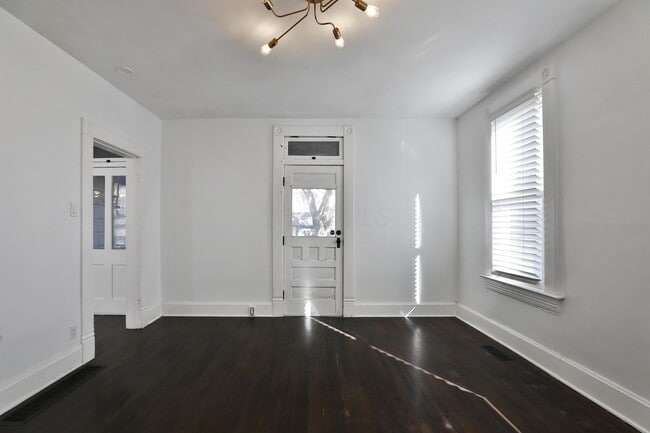 Building Photo - 476 Zimpfer St