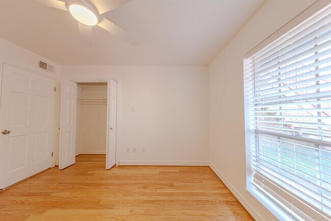 Building Photo - 1505 Woodhead St