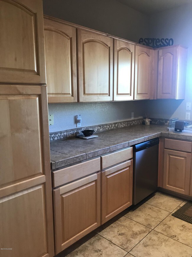 Building Photo - 7050 E Sunrise Dr