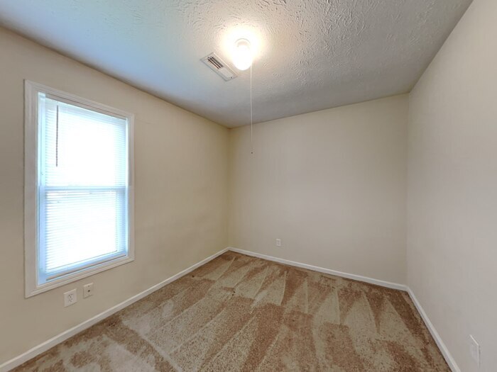 Building Photo - 6110 Epperson Dr