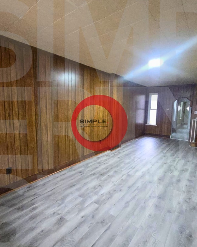 Building Photo - 5 Bedroom 1.5 bath house