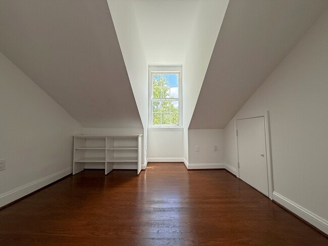 Building Photo - 3267 N St NW
