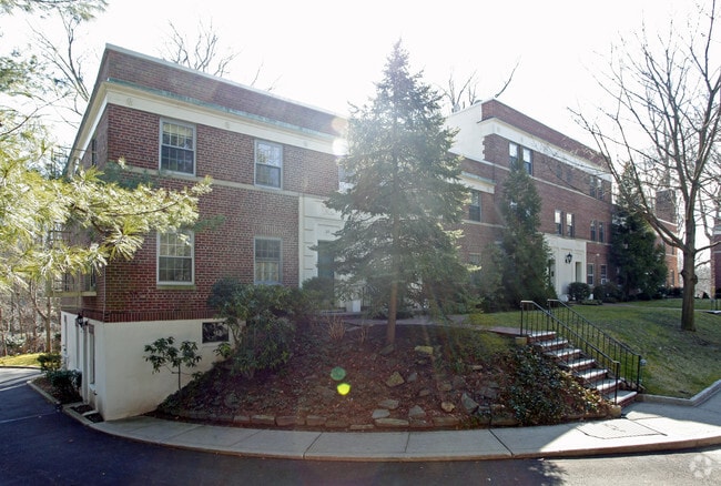 Building Photo - Brewster-Carver Apartments