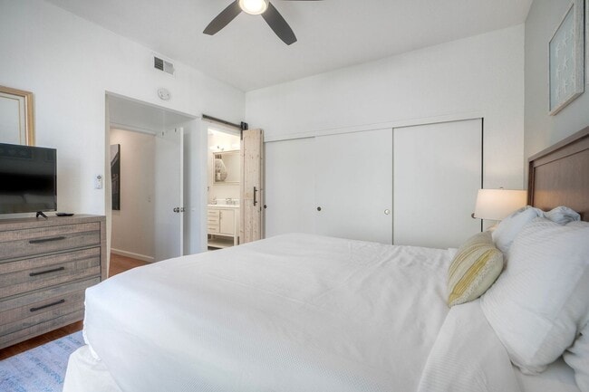Building Photo - Furnished 2 bedroom in Carlsbad-Close to Beach