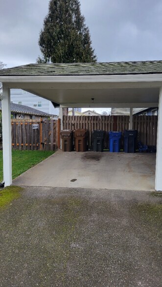 Building Photo - 4332 S Junett St