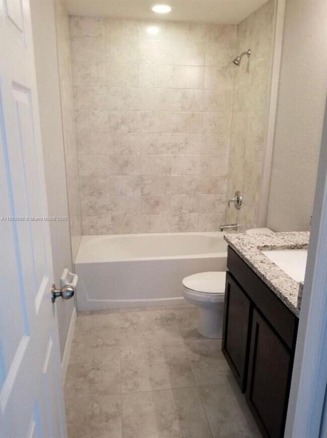 Building Photo - 414 NW 23rd Terrace