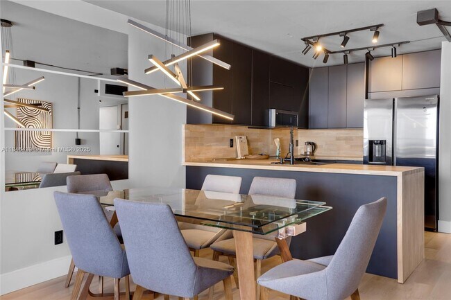 Building Photo - 13499 Biscayne Blvd