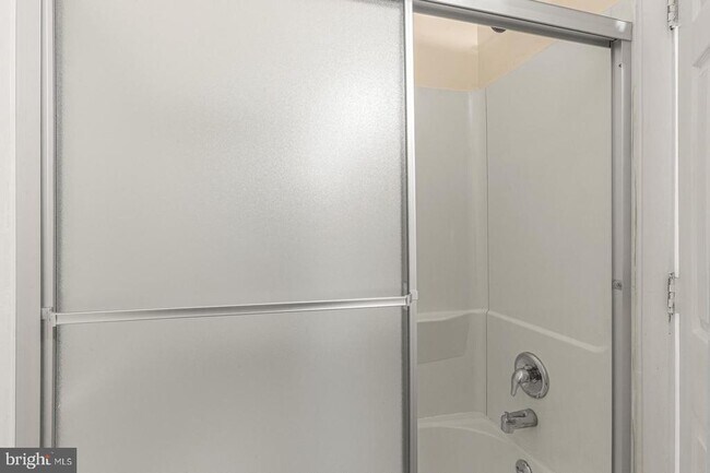 Building Photo - 5990 Henry Ave