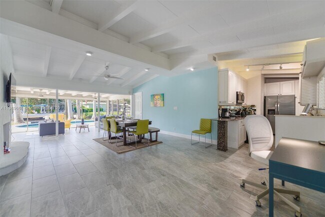 Building Photo - 2465 Bimini Ln