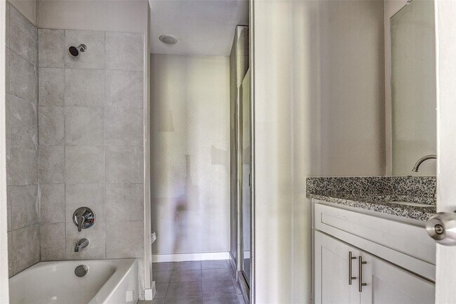 Building Photo - A Must See