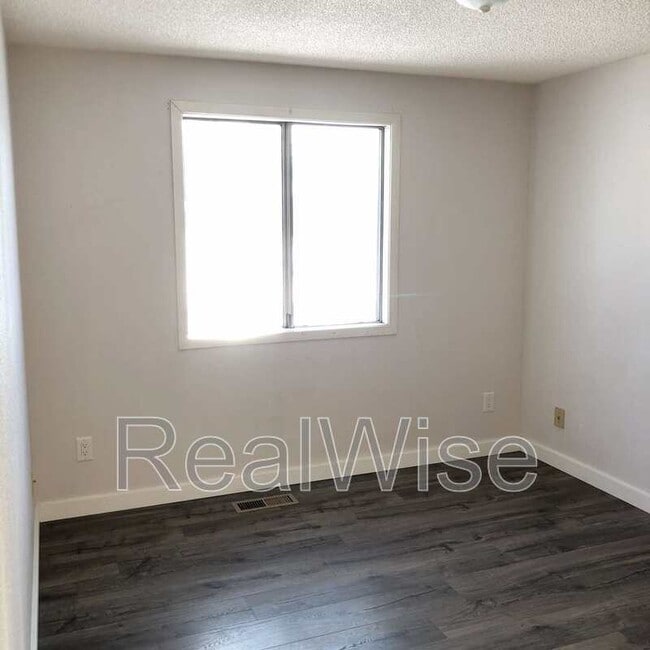 Building Photo - 2960 SW 23rd St