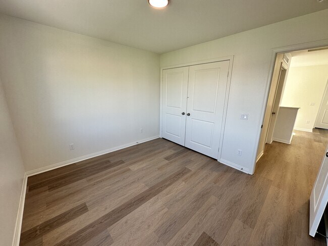 Building Photo - 114 S Lassen Ave