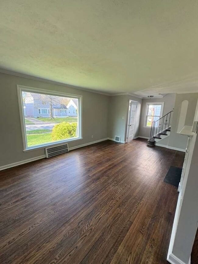 Building Photo - Charming University Heights Home Near Shops & Dining