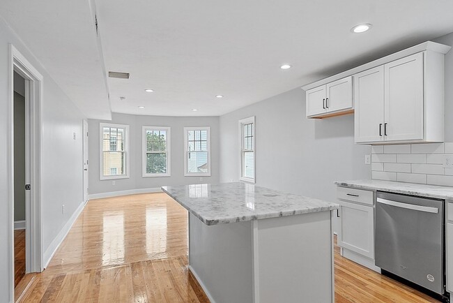 Building Photo - 79 Gage St