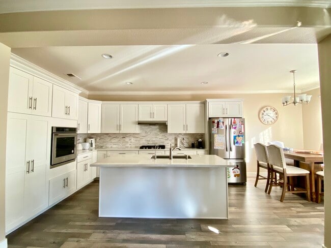 Building Photo - 8654 N Heartland Way