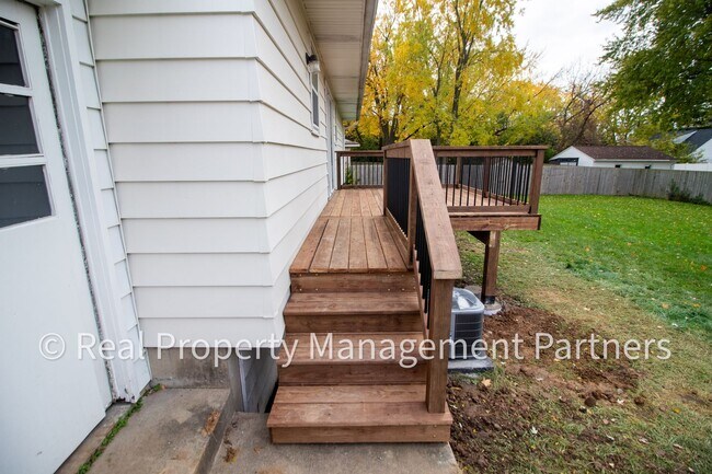 Building Photo - Fully Renovated 5 Bed, 2 Bath Home Near Breton Village