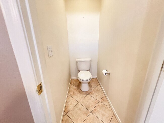 Building Photo - 4964 E Catalina Ct