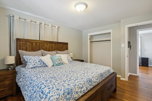 Building Photo - Move-In Ready Ranch with Modern Upgrades a...