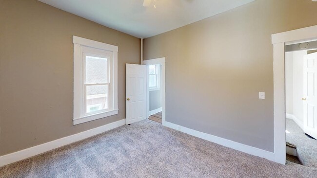 Building Photo - 1412 Laidlaw Ave