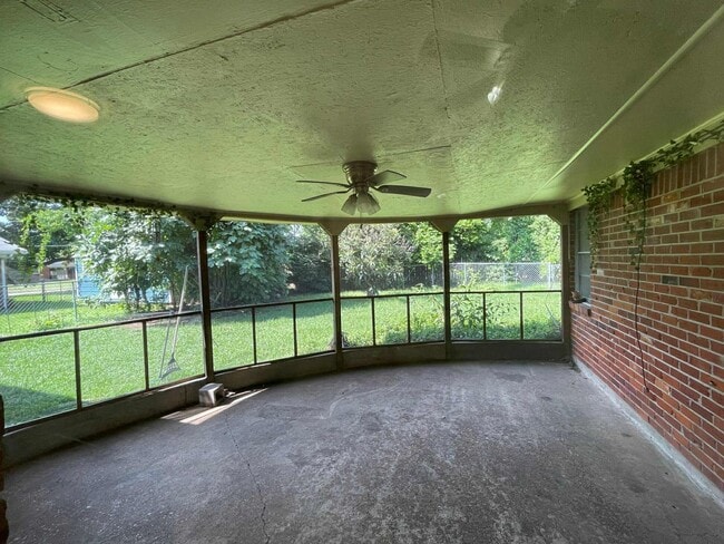 Building Photo - 7 Minutes to Barksdale AFB