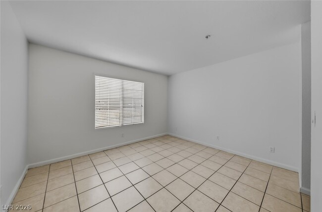 Building Photo - 2101 Blue Breeze Dr