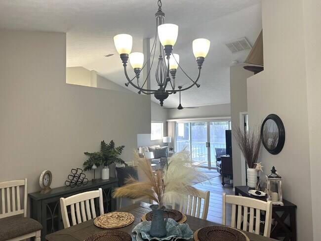 Building Photo - Fully Furnished Waterfront Condo For Rent!