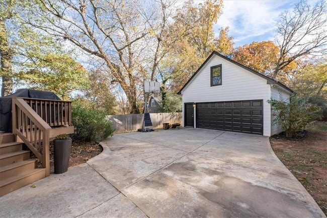 Building Photo - 3111 Alston Dr