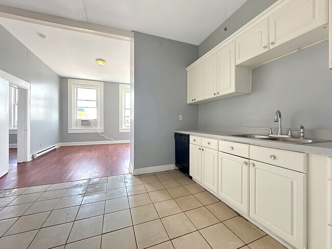 Primary Photo - 1812 McCulloh St