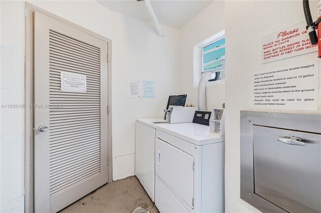 Building Photo - 3181 S Ocean Dr