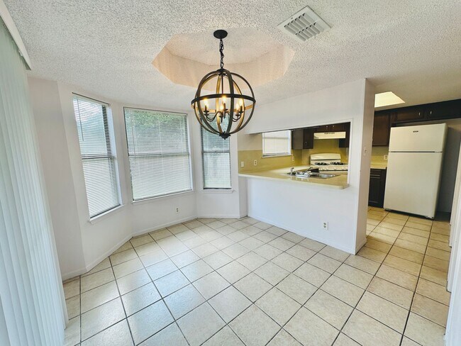 Building Photo - 152 RIDGE